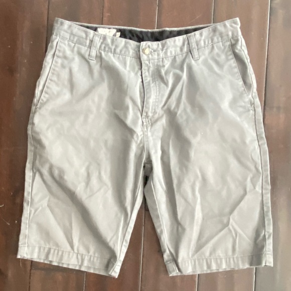 Volcom 2 pairs Men’s Shorts 33 - Picture 4 of 5